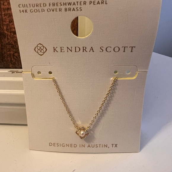 Kendra Scott Lydia Freshwater Pearl 14k gold over brass necklace - Picture 4 of 6